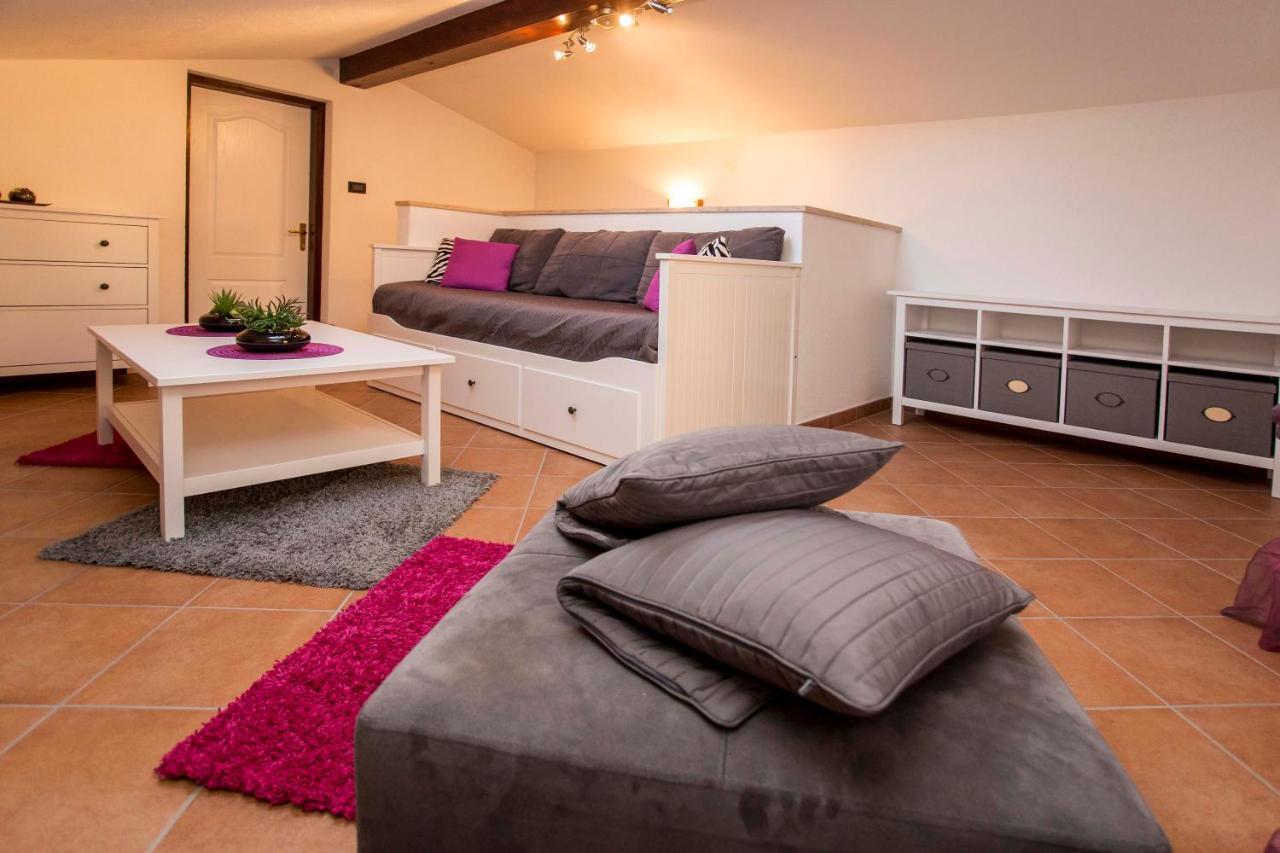 Holiday House Alex Rovinj Exterior photo